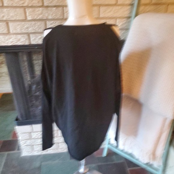 John + Jenn Soft Rolled Hem Cold-Shoulder Sweater M - Picture 6 of 8